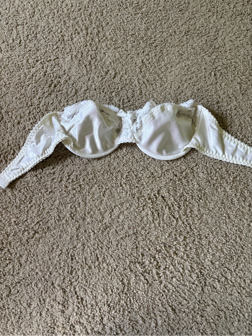 White Strapless Lace-Trim Bra 34C